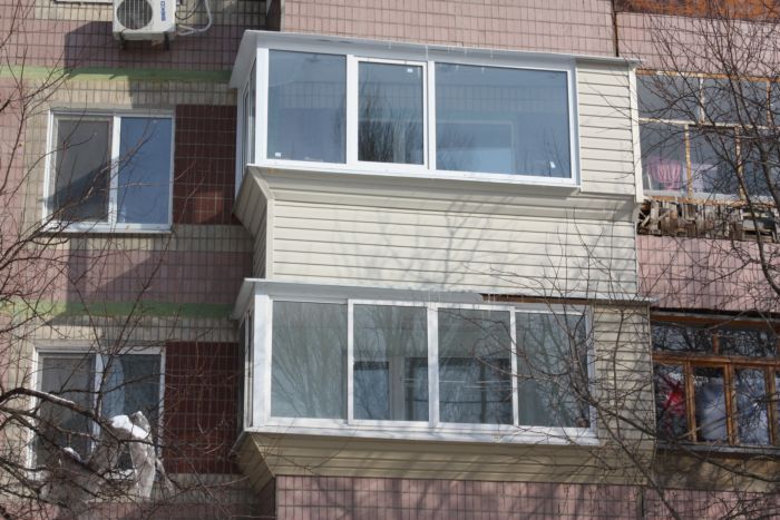 Расширение балкона с выносом, сварка каркаса балкона в Киеве